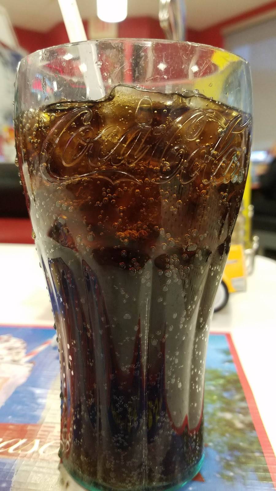 Steak n Shake | restaurant | 6070 Gurnee Mills Cir E, Gurnee, IL 60031, USA | 8478550520 OR +1 847-855-0520