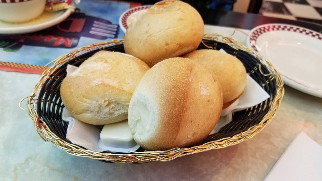 Menlo Park Diner | restaurant | 1475 US-1, Edison, NJ 08837, USA | 7324941760 OR +1 732-494-1760