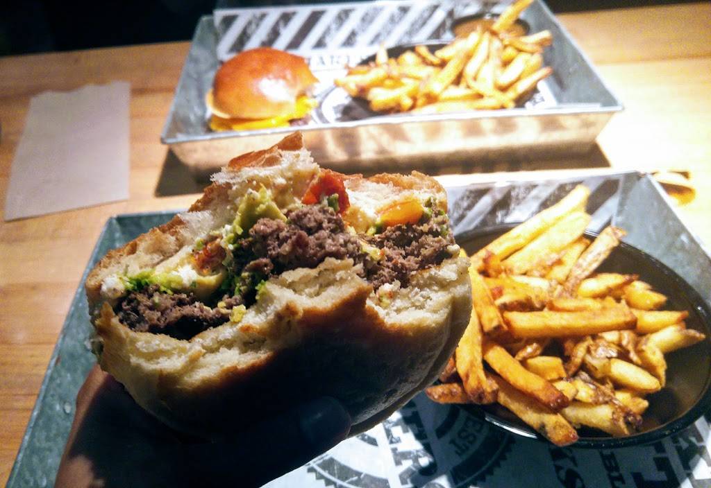 The WORKS Gourmet Burger Bistro | restaurant | 589 Fairway Rd S, Kitchener, ON N2C 1X4, Canada | 5198936600 OR +1 519-893-6600