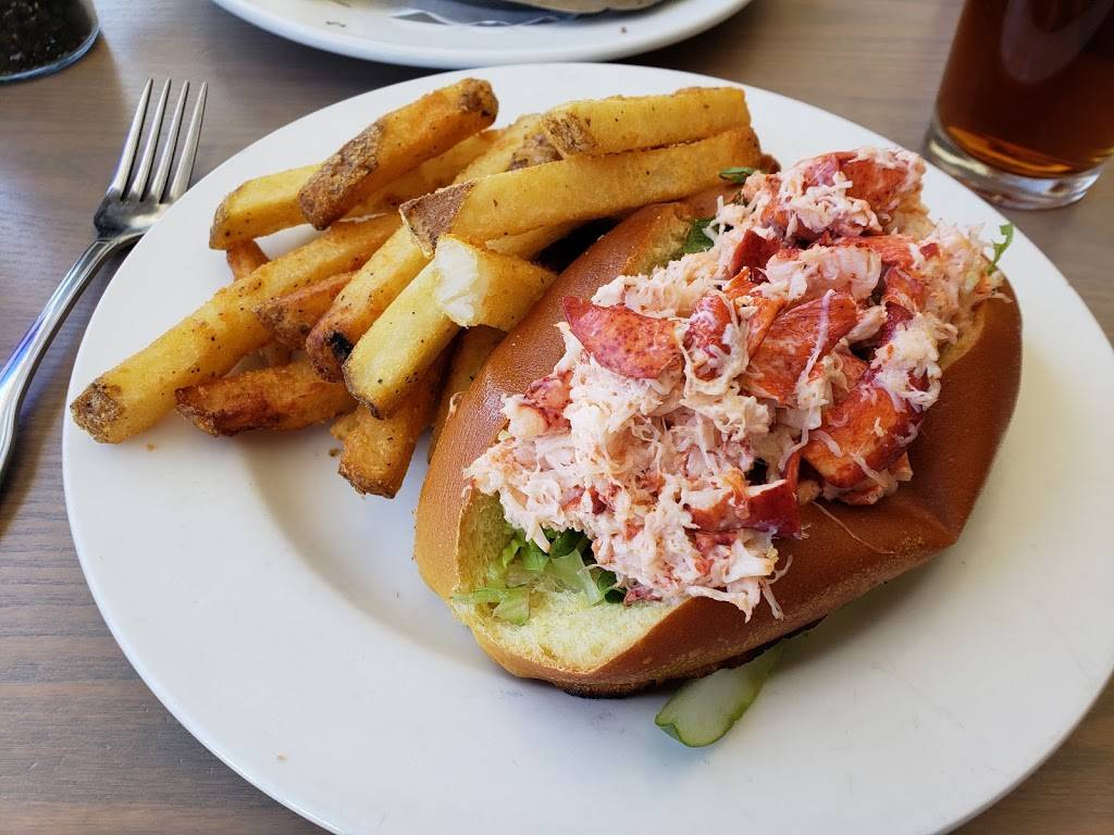 Top of the Bay | restaurant | 898 Oakland Beach Ave, Warwick, RI 02889, USA | 4019213663 OR +1 401-921-3663