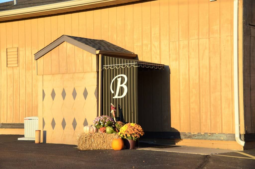 Bernardis Restaurant | restaurant | 2137 Washington Rd, Washington, IL 61571, USA | 3097455505 OR +1 309-745-5505