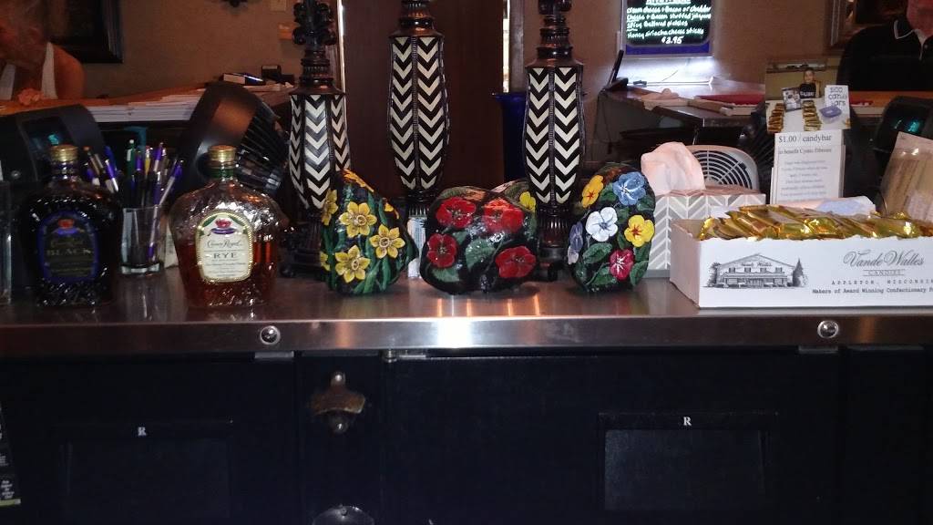 Krabbes Kountry Klub | restaurant | W2890 County Rd Ee, Seymour, WI 54165, USA | 9208332600 OR +1 920-833-2600