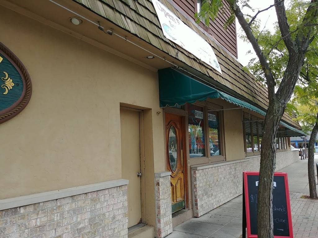 Boat House Pub & Eatery | restaurant | 4917 7th Ave, Kenosha, WI 53140, USA | 2626549922 OR +1 262-654-9922