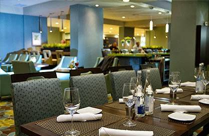 Marquis Bar & Grill | restaurant | 6700 Route Transcanadienne, Pointe-Claire, QC H9R 1C2, Canada | 5146977110 OR +1 514-697-7110