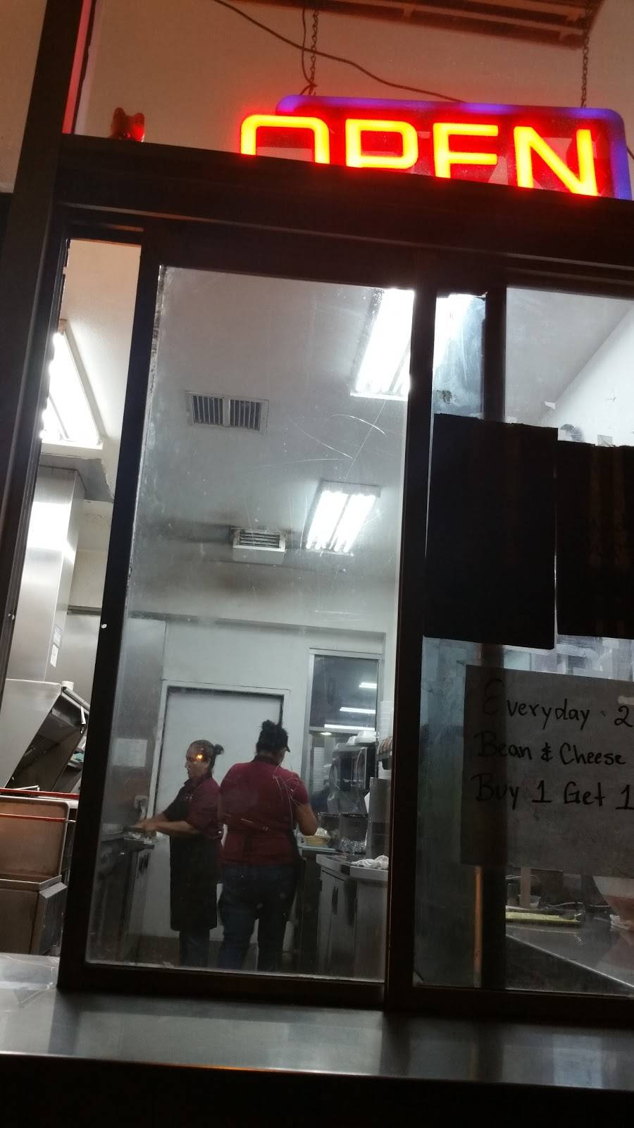 Zamora Albertos Mexican Food | restaurant | 13187 Main St C, Hesperia, CA 92345, USA | 7609481178 OR +1 760-948-1178