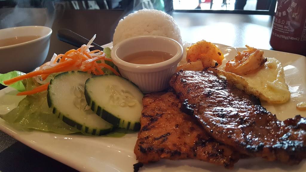 Fortune Noodle House | restaurant | 4004 NE 4th St #102, Renton, WA 98056, USA | 4252645459 OR +1 425-264-5459