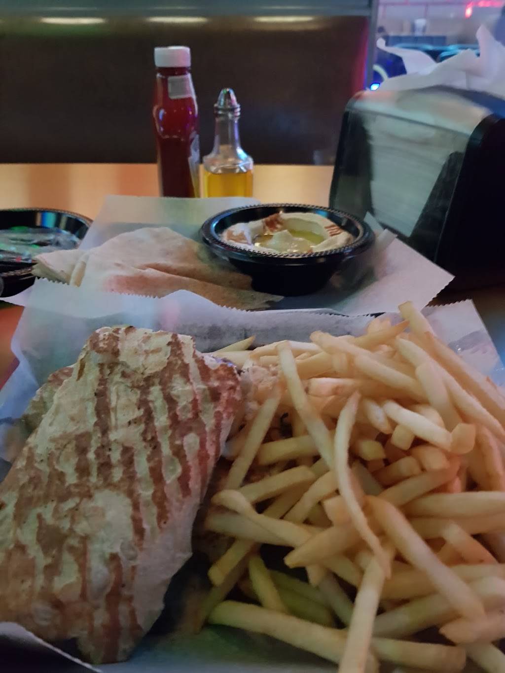 Signature Hookah Lounge | night club | 14600 Warren Ave, Dearborn, MI 48126, USA | 3135845800 OR +1 313-584-5800