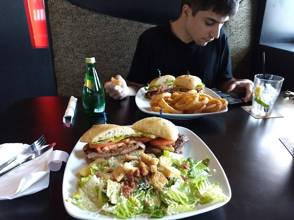 Chicago Pub & Billards | restaurant | 1 Hespeler Rd, Cambridge, ON N1R 8L4, Canada | 5196212222 OR +1 519-621-2222