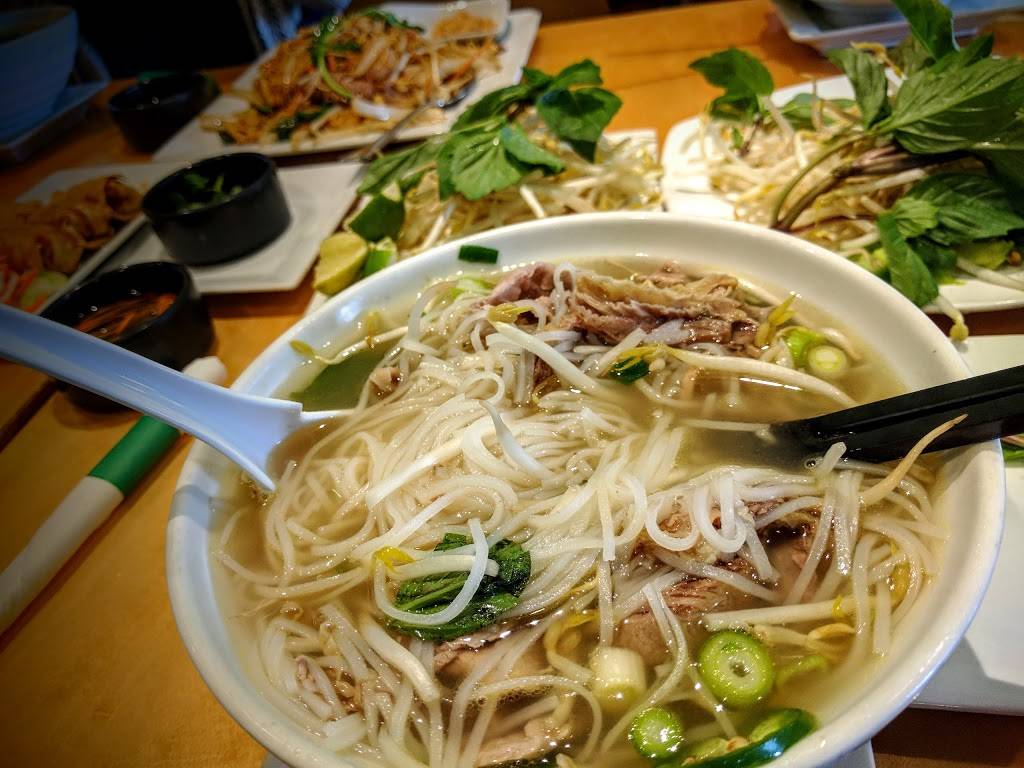 Pholuscious Vietnamese Noodles and Grill | restaurant | 10048 Darnestown Rd, Rockville, MD 20850, USA | 3017622226 OR +1 301-762-2226