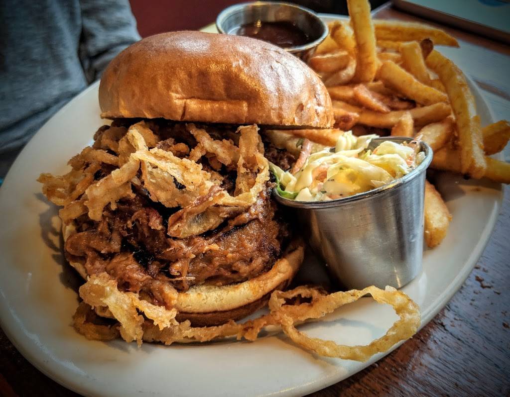 Candlelite Chicago | restaurant | 7452 N Western Ave, Chicago, IL 60645, USA | 7734650087 OR +1 773-465-0087