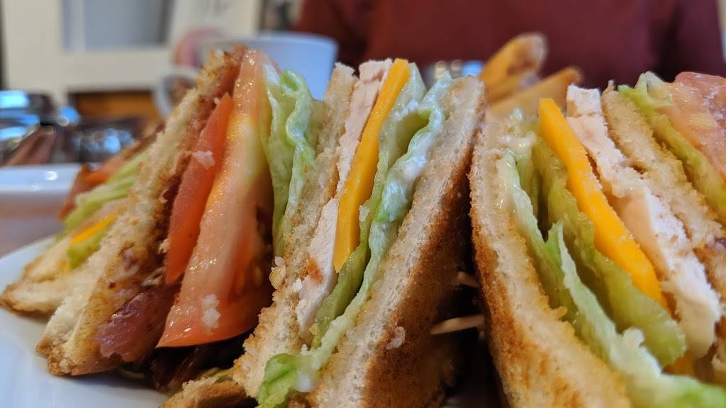 Beckys Hometown Cafe & Diner | restaurant | 4247 ON-7, Norwood, ON K0L 2V0, Canada | 7056608667 OR +1 705-660-8667