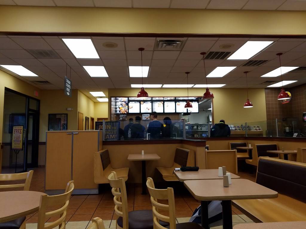 Bojangles Famous Chicken n Biscuits | meal takeaway | 8320 Annapolis Rd, New Carrollton, MD 20784, USA | 3013065516 OR +1 301-306-5516