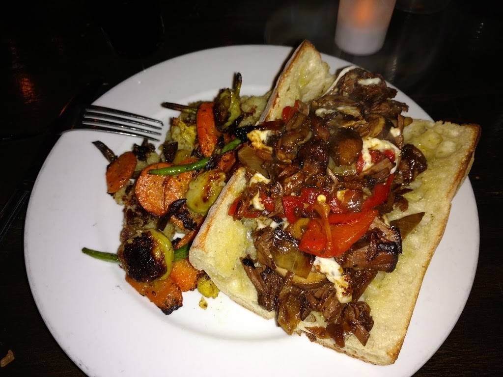 Leslie Jones | restaurant | 1182 Queen St E, Toronto, ON M4M 1L6, Canada | 4164635663 OR +1 416-463-5663