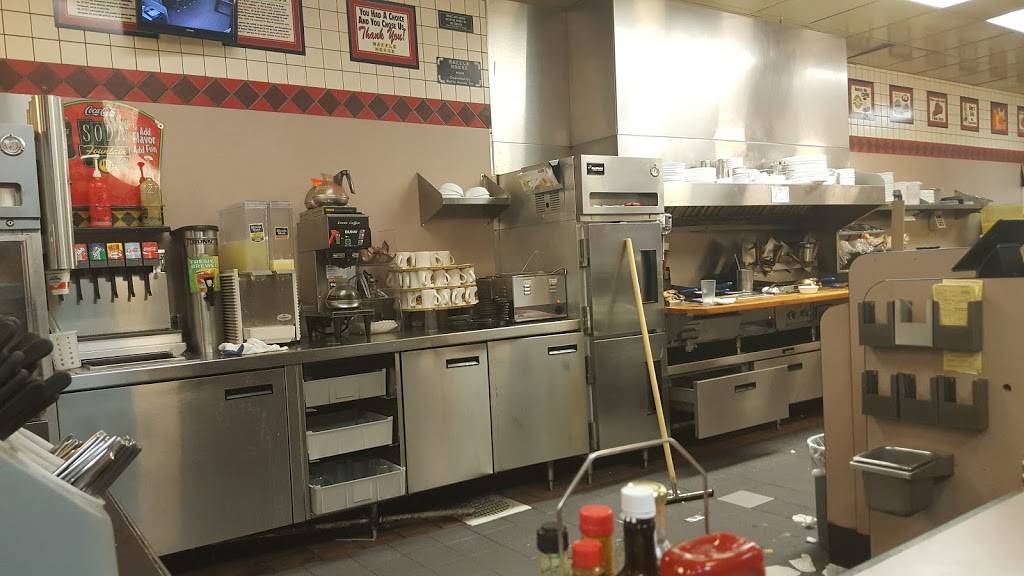 Waffle House | meal takeaway | 959 Nasa, Rd 1, Webster, TX 77598, USA | 2813326722 OR +1 281-332-6722