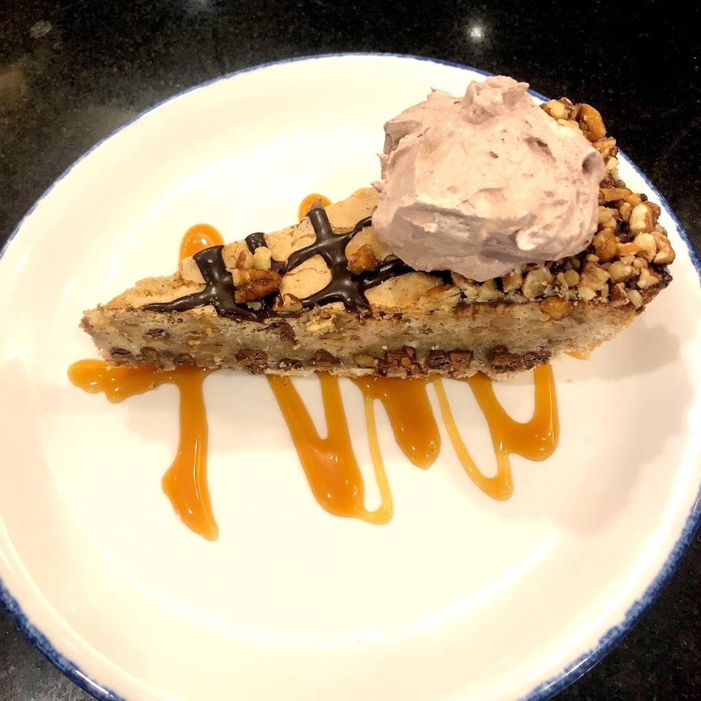 22 Square Restaurant & Bar | restaurant | 14 Barnard St, Savannah, GA 31401, USA | 9122332116 OR +1 912-233-2116