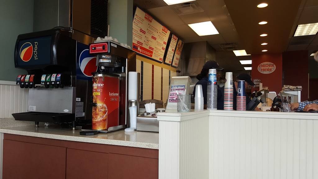 Jersey Mikes Subs | meal takeaway | 4249 N High St, Columbus, OH 43214, USA | 6142686909 OR +1 614-268-6909