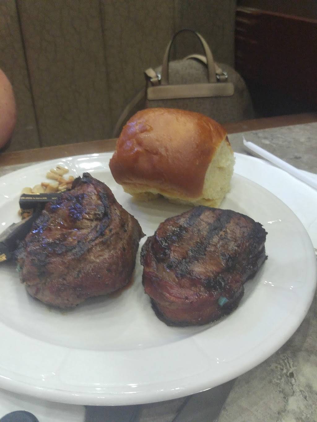 Edgewater Grille | restaurant | 3001 Winegard Dr, Burlington, IA 52601, USA | 3197532946 OR +1 319-753-2946