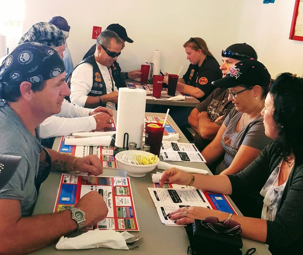 Mr. Subs | restaurant | 4850 US-17, De Leon Springs, FL 32130, USA | 3862772146 OR +1 386-277-2146