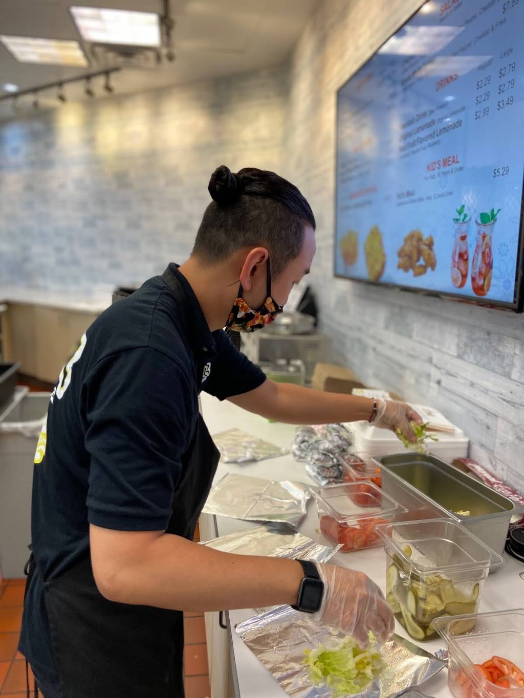 Meltz Philly Steaks | restaurant | 101 Clearview Cir #750, Butler, PA 16001, USA | 4123453491 OR +1 412-345-3491