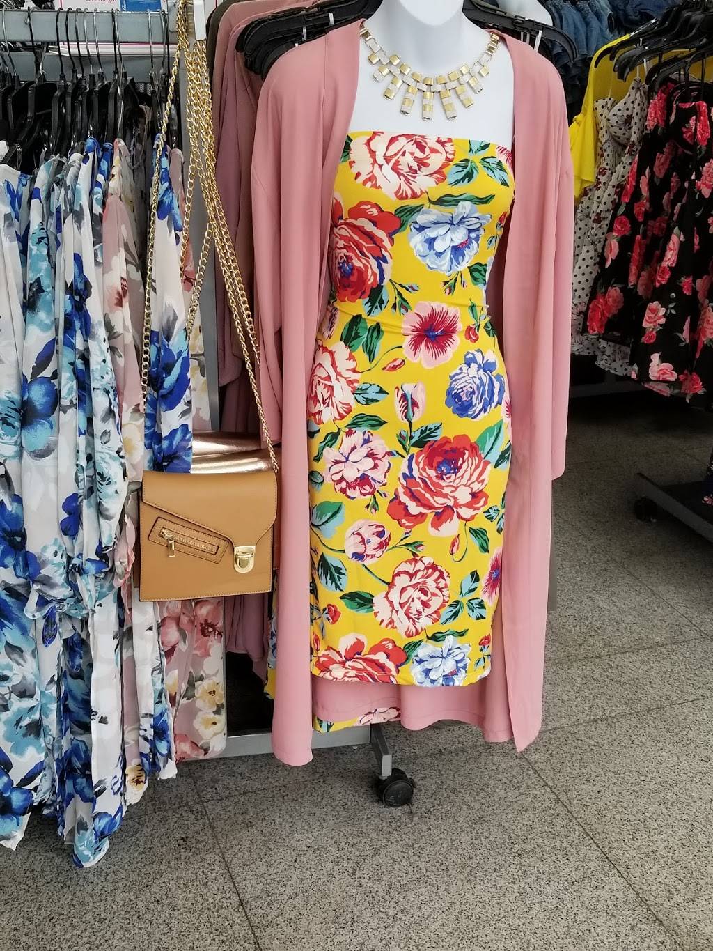 Caribbean Hut | restaurant | 651 Elton Ave, Bronx, NY 10455, USA | 3475909557 OR +1 347-590-9557