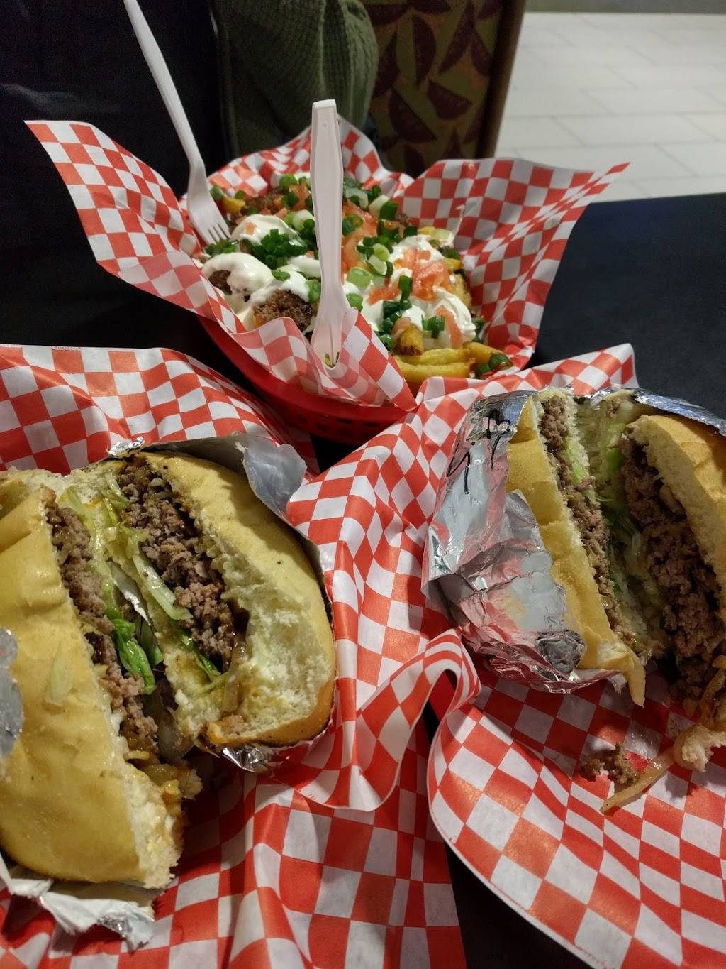 On The Bun Burgers | restaurant | 5030 Maingate Dr #11, Mississauga, ON L4W 1N5, Canada | 9052814440 OR +1 905-281-4440