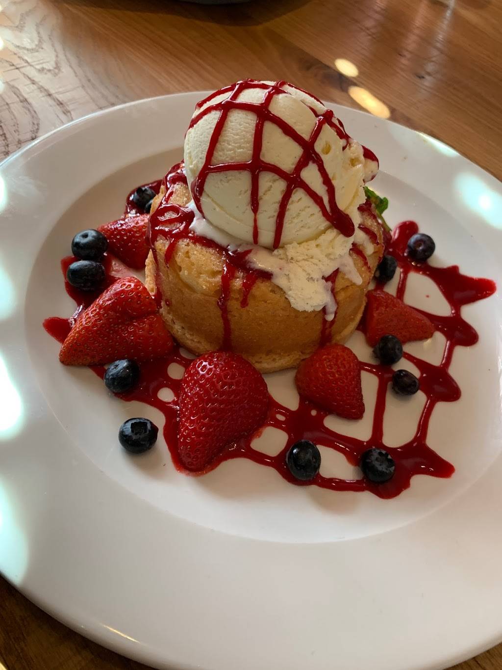 Village Tavern | restaurant | 11555 Rain water drive Westside Parkway; one block North of, Haynes Bridge Rd, Alpharetta, GA 30009, USA | 7707776490 OR +1 770-777-6490