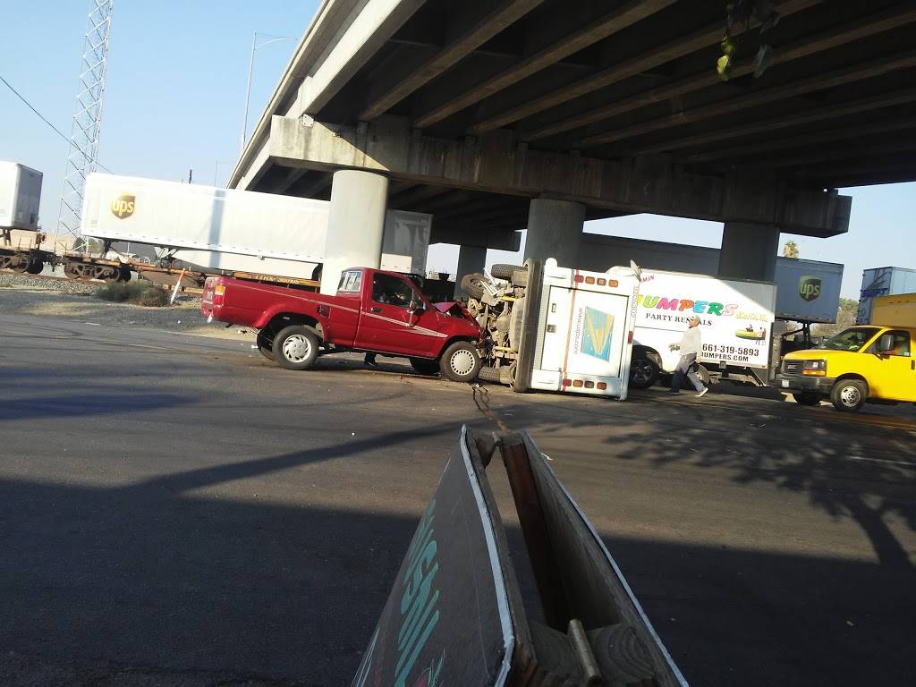 Sushilon Sushi Y Mariscos | restaurant | 2199 Edison Hwy, Bakersfield, CA 93305, USA | 8052682544 OR +1 805-268-2544