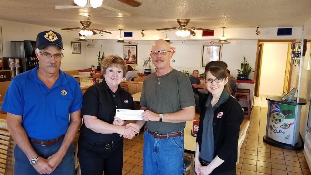 Dairy Queen | restaurant | 510 Broadway St, Gillespie, IL 62033, USA | 2178392215 OR +1 217-839-2215