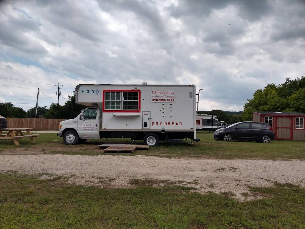 LilDebs Diner Food Truck | restaurant | 1016 Market Heights, Canyon Lake, TX 78132, USA | 8303881013 OR +1 830-388-1013