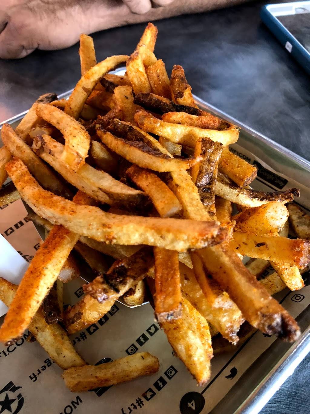 Relish - Big Tasty Burgers! | restaurant | 3841 SW Archer Rd F, Gainesville, FL 32608, USA | 3528725785 OR +1 352-872-5785