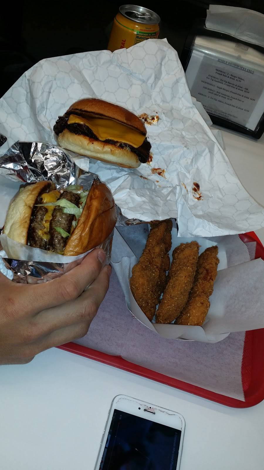 Retro Junction | restaurant | 7010 N Cedar Ave, Fresno, CA 93720, USA | 5593230167 OR +1 559-323-0167