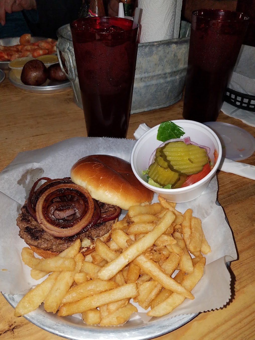 Buckets Crawfish and Seafood | restaurant | 111 Maryhill Rd, Pineville, LA 71360, USA | 3187046186 OR +1 318-704-6186