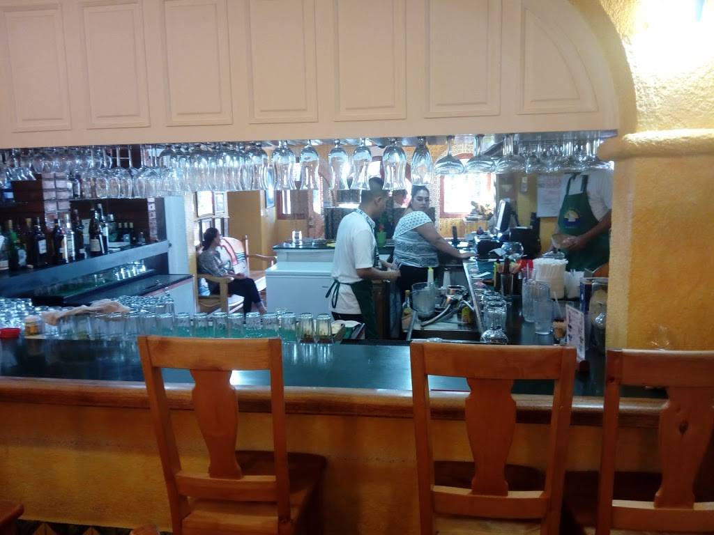 Restaurant Puerto Nuevo II | restaurant | Avenida Rentería 2, Primo Tapia, 22710 Rosarito, B.C., Mexico | 016616141454 OR +52 661 614 1454