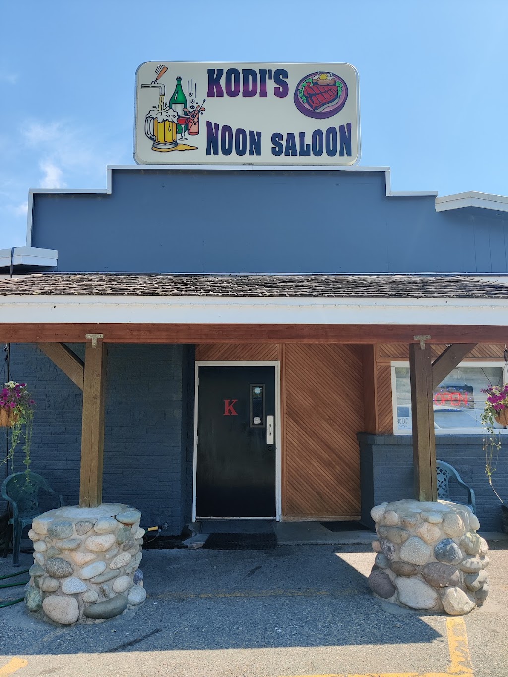 Kodis Noon Saloon | restaurant | 154 Pateros Mall, Pateros, WA 98846, USA | 5099239767 OR +1 509-923-9767