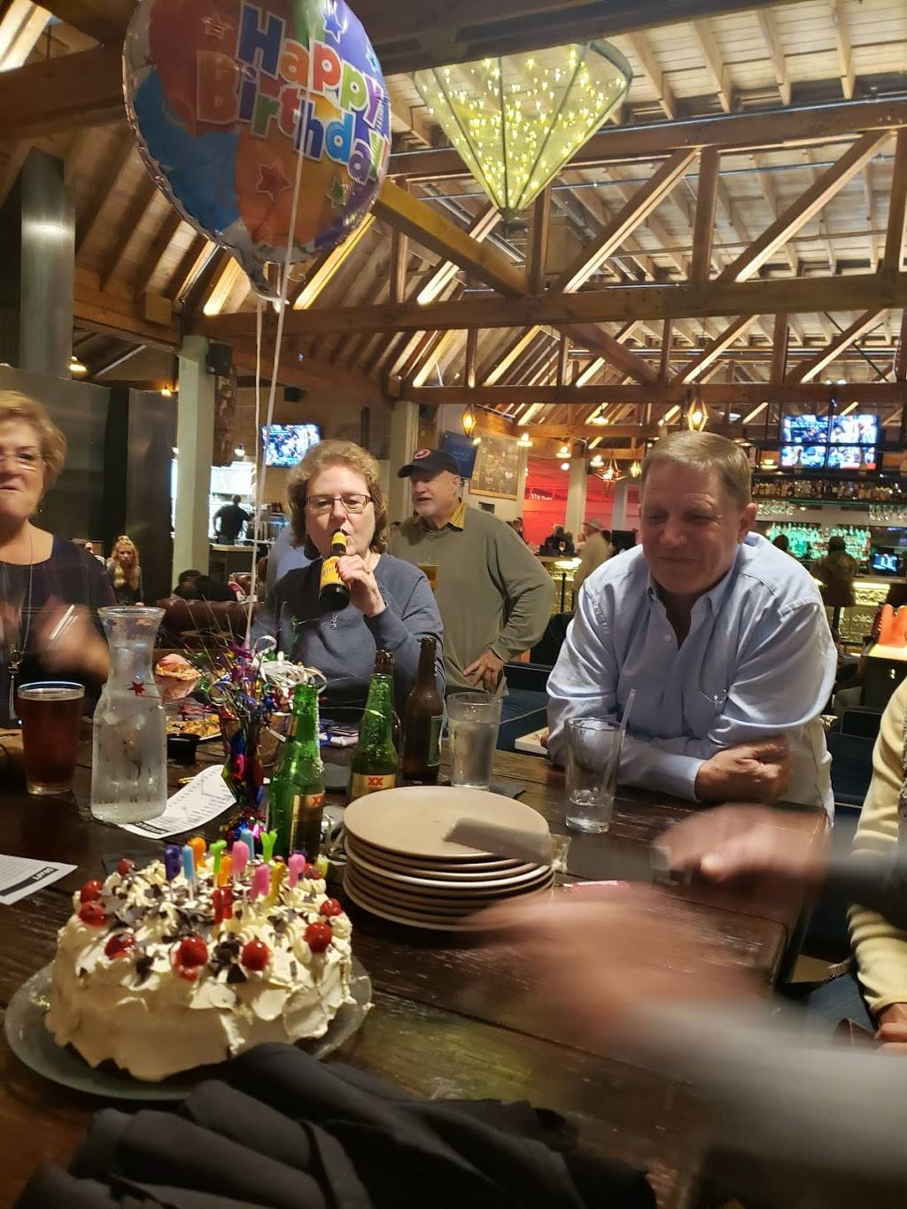 Downtown Social | restaurant | 386 W San Antonio St, New Braunfels, TX 78130, USA | 8302146650 OR +1 830-214-6650