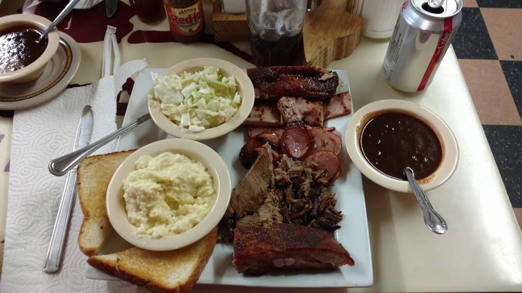 Hickory House Barbecue | restaurant | 600 S Riverfront Blvd, Dallas, TX 75207, USA | 2147470758 OR +1 214-747-0758