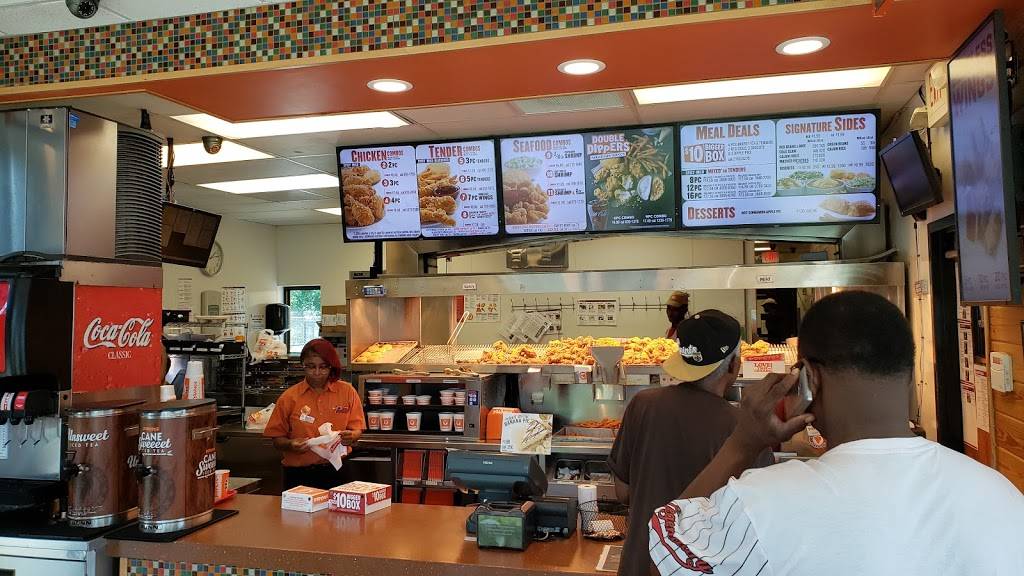 Popeyes Louisiana Kitchen | restaurant | 525 E 70th St, Shreveport, LA 71106, USA | 3188654491 OR +1 318-865-4491