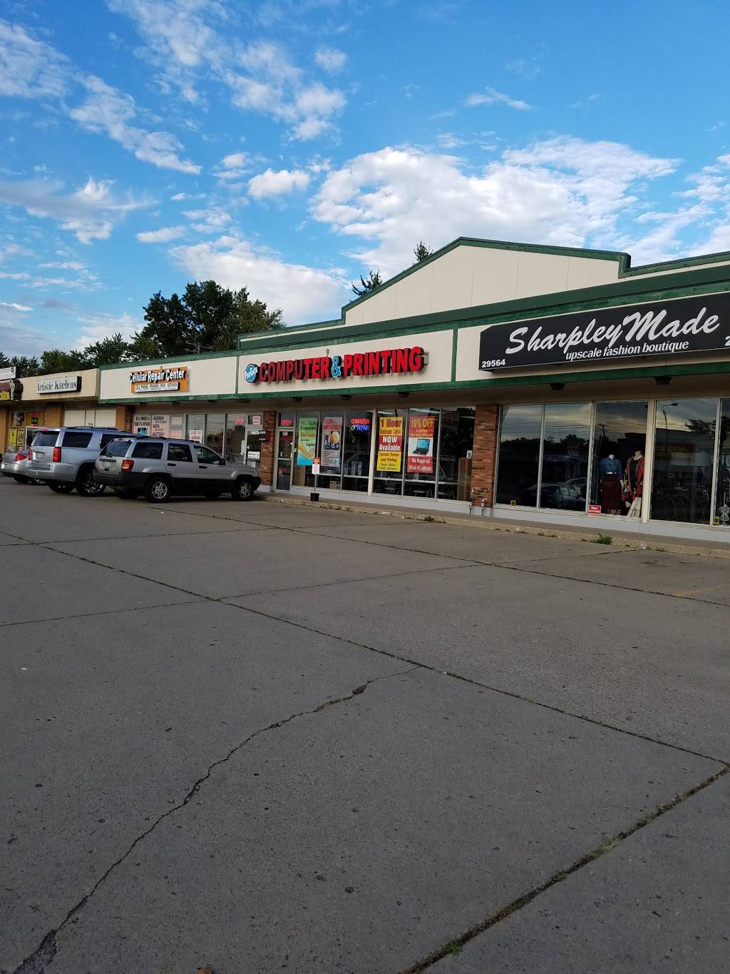 Famous Fried Chicken | restaurant | 29590 Orchard Lake Rd, Farmington Hills, MI 48334, USA | 2488519229 OR +1 248-851-9229