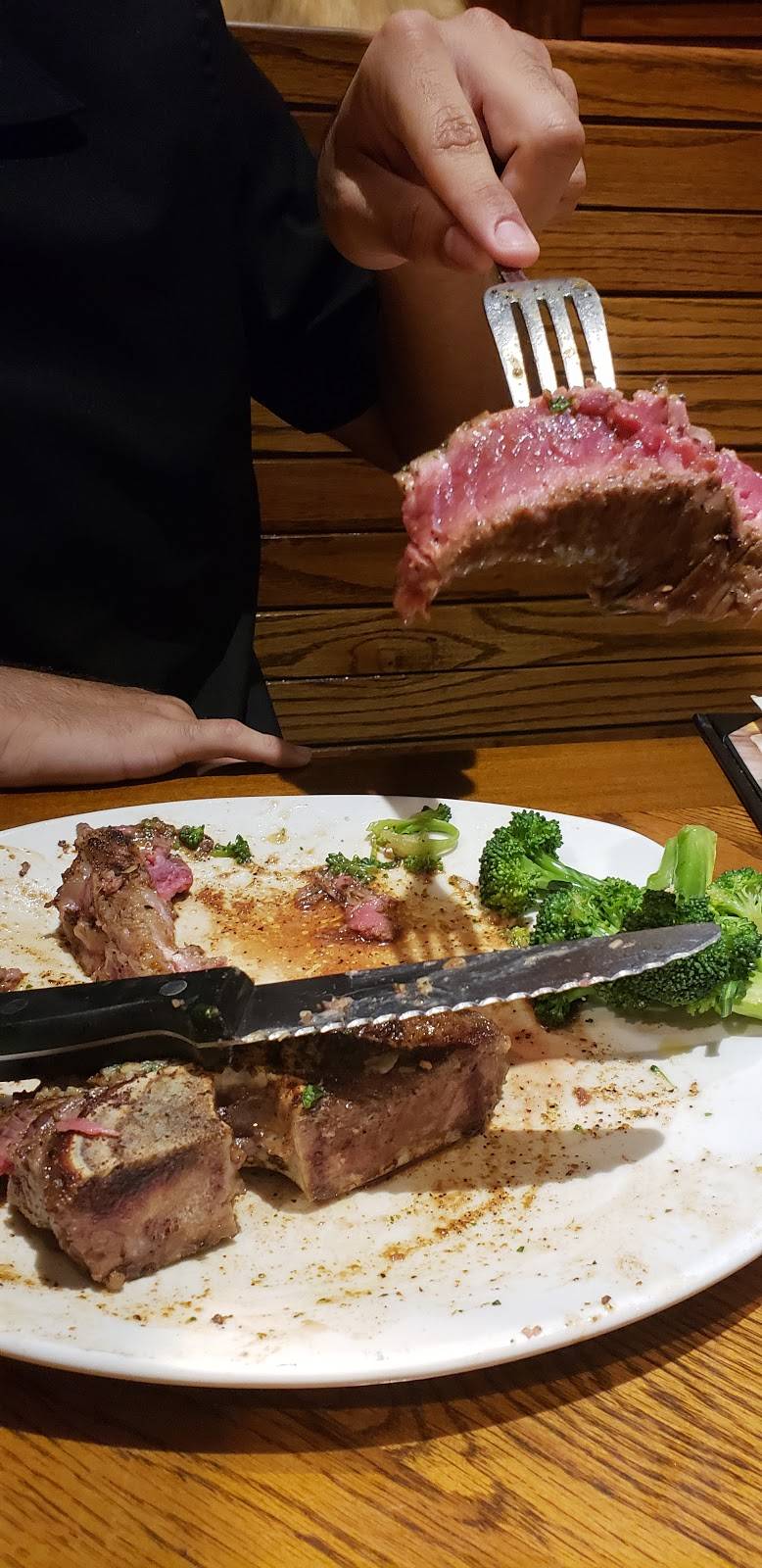 Outback Steakhouse | restaurant | 3690 E Bay Dr, Largo, FL 33771, USA | 7275389499 OR +1 727-538-9499