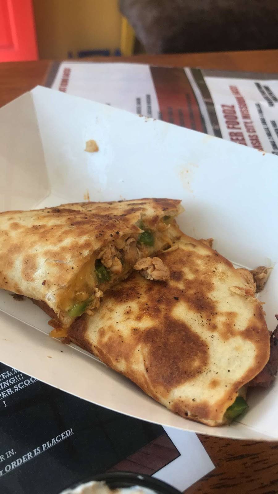 Finger Foodz | restaurant | 7641 Troost Ave, Kansas City, MO 64131, USA | 8165413162 OR +1 816-541-3162