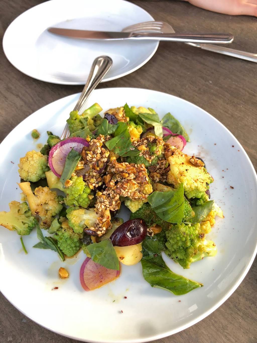 Makani | restaurant | 512 Rose Ave, Venice, CA 90291, USA | 4246455410 OR +1 424-645-5410