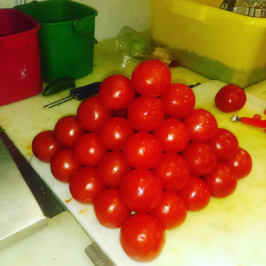 Village Inn Pizzeria Sports Bar and Grill | restaurant | 8050 Lincoln Ave, Skokie, IL 60077, USA | 8476753737 OR +1 847-675-3737