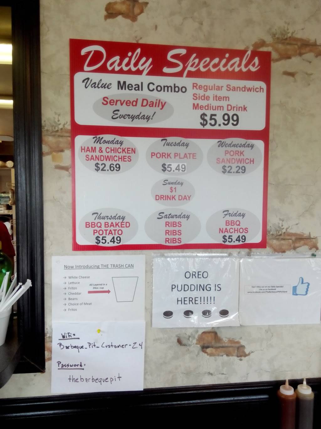 Barbeque Pit | restaurant | 608 N Broadway, Portland, TN 37148, USA | 6153237878 OR +1 615-323-7878