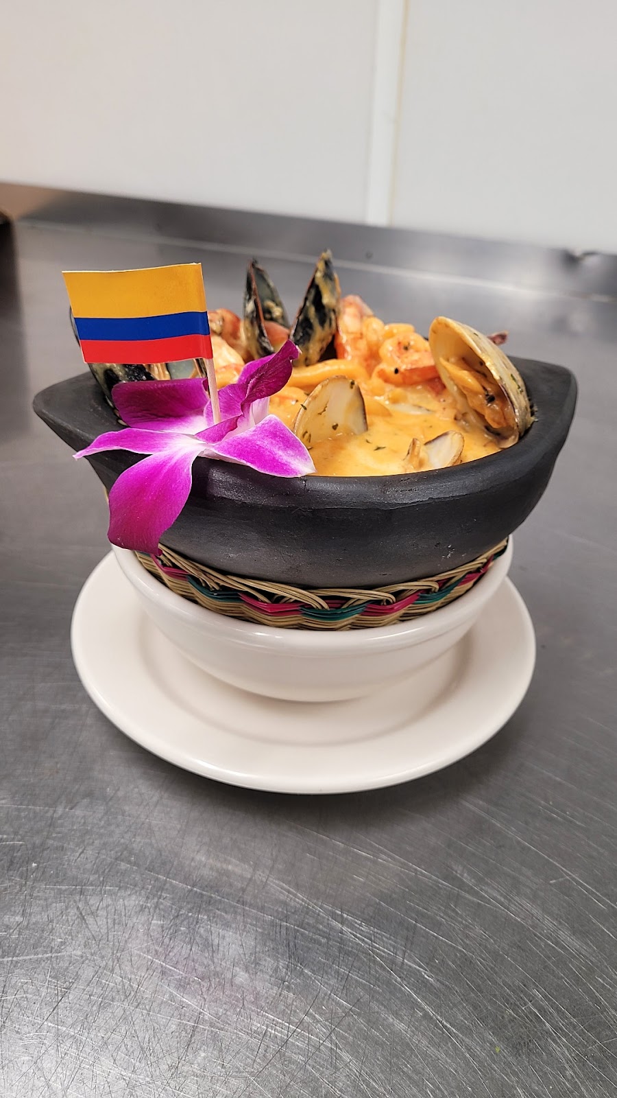 La Pollera Colombiana Restaurant | restaurant | 3579 E Washington Ave, Madison, WI 53704, USA | 6086308132 OR +1 608-630-8132