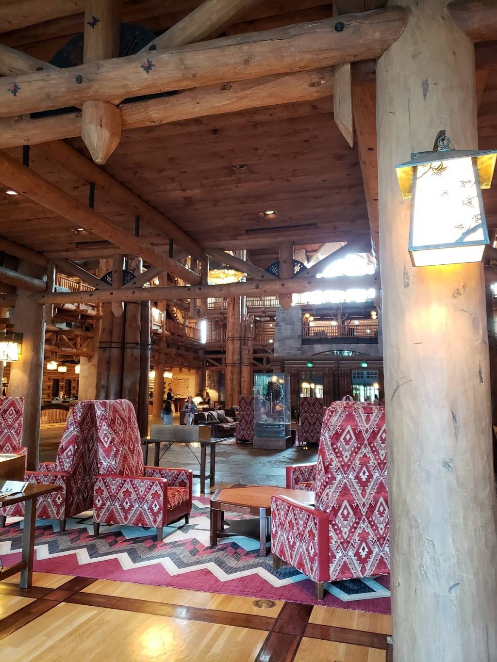 Story Book Dining at Artist Point with Snow White | restaurant | 901 Timberline Dr, Orlando, FL 32830, USA | 4078243200 OR +1 407-824-3200