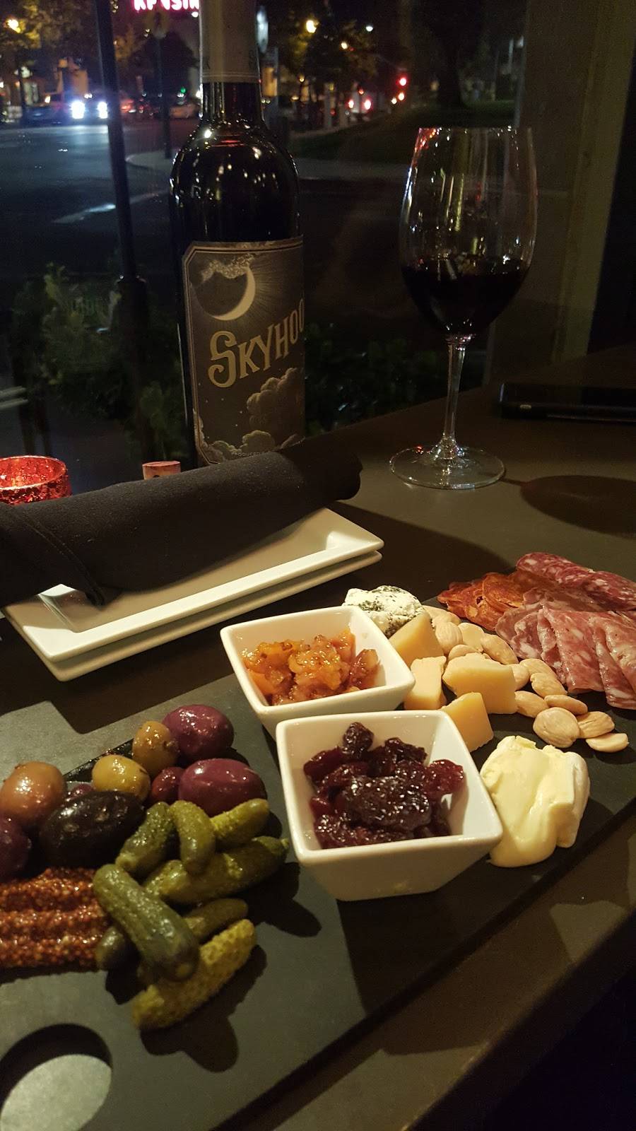 Village Vino | restaurant | 4095 Adams Ave, San Diego, CA 92116, USA | 6195468466 OR +1 619-546-8466