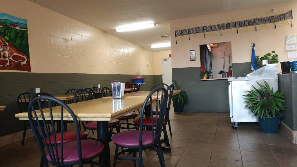 Anitas Restaurant | restaurant | 246 N Elmwood Ave, Lindsay, CA 93247, USA | 5599207211 OR +1 559-920-7211