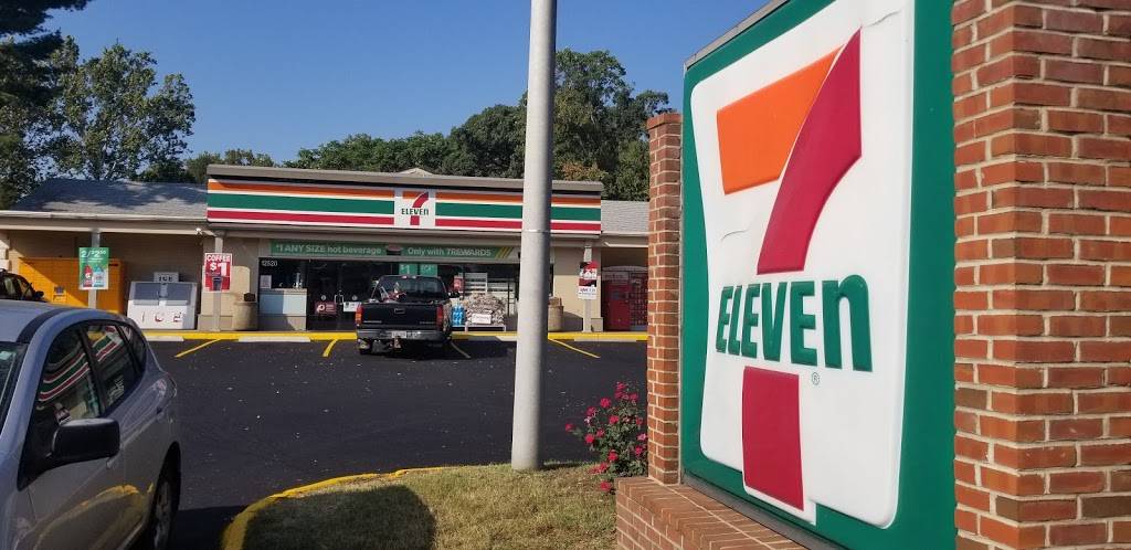 7-Eleven | bakery | 12520 Gordon Blvd, Woodbridge, VA 22192, USA | 7034946708 OR +1 703-494-6708