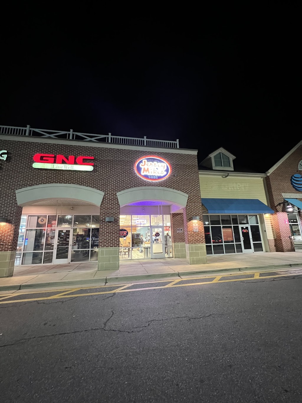 Jersey Mikes | restaurant | 11 Lee Airpark Dr, Edgewater, MD 21037, USA | 6678882311 OR +1 667-888-2311