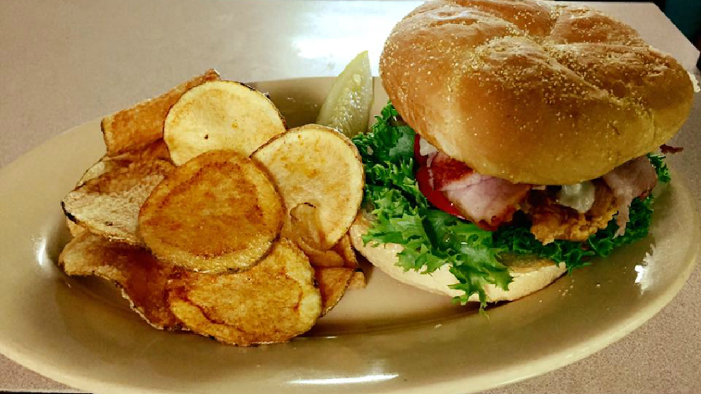 Syls | restaurant | 205 W Wichita Ave, Colwich, KS 67030, USA | 3167961044 OR +1 316-796-1044